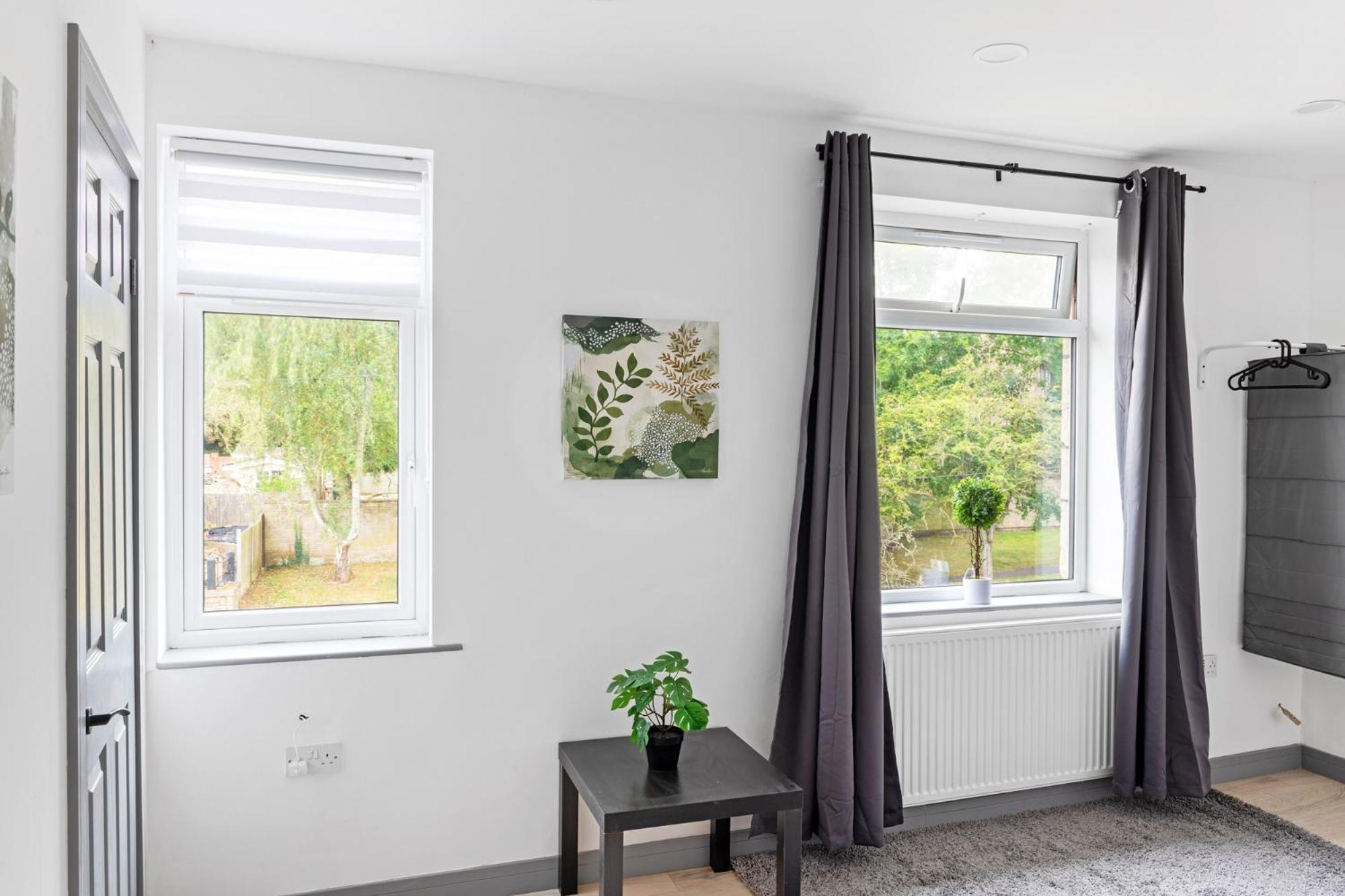 Stanion Luxurious 3 Bedroom Modern House Northamptonshire, Double, Twins, Single, Free Parking, Free Wi-Fi, Pets, Up To 8 Sleeps, 4 Smart Tvs Corby Exteriör bild