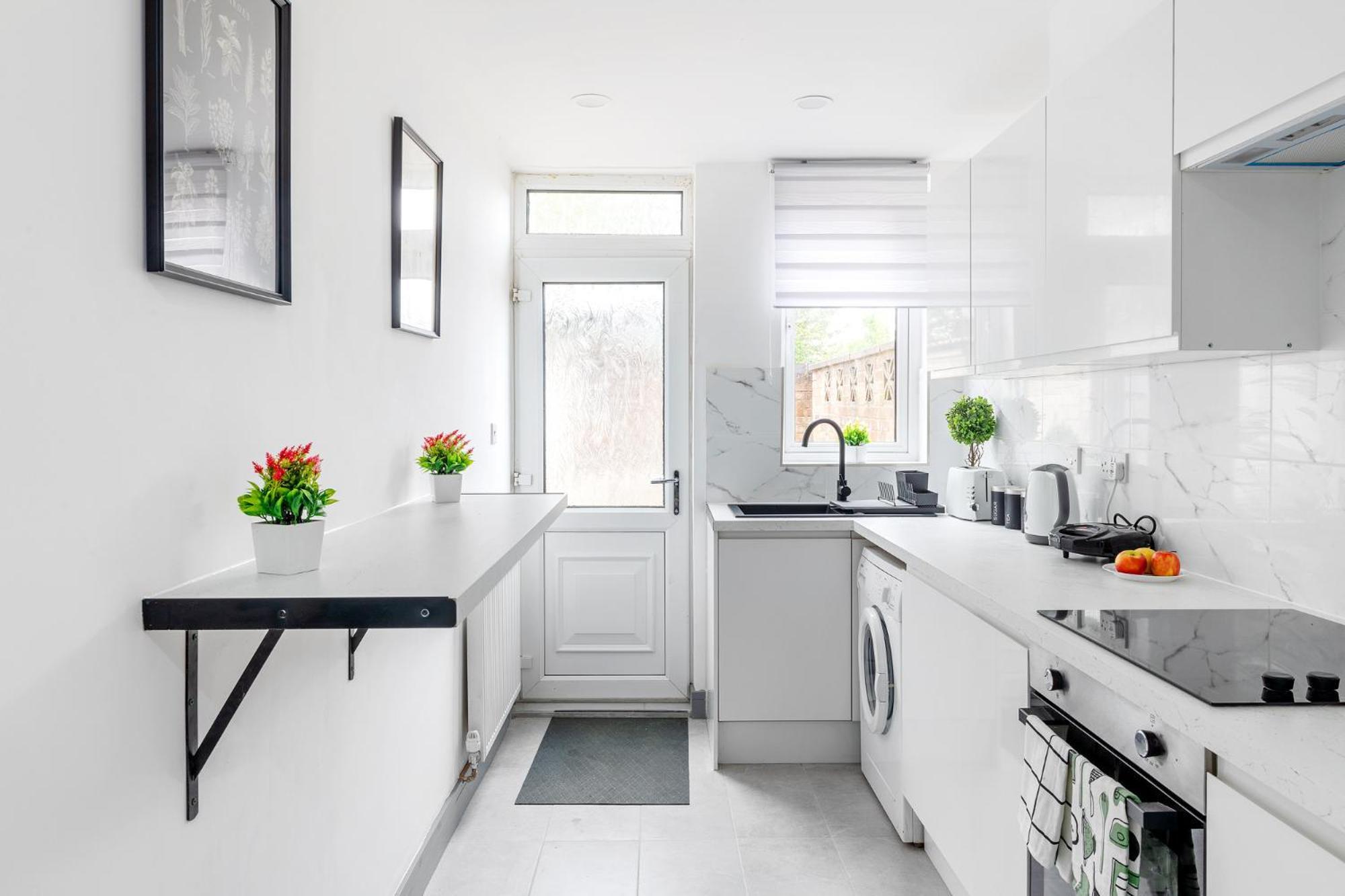 Stanion Luxurious 3 Bedroom Modern House Northamptonshire, Double, Twins, Single, Free Parking, Free Wi-Fi, Pets, Up To 8 Sleeps, 4 Smart Tvs Corby Exteriör bild