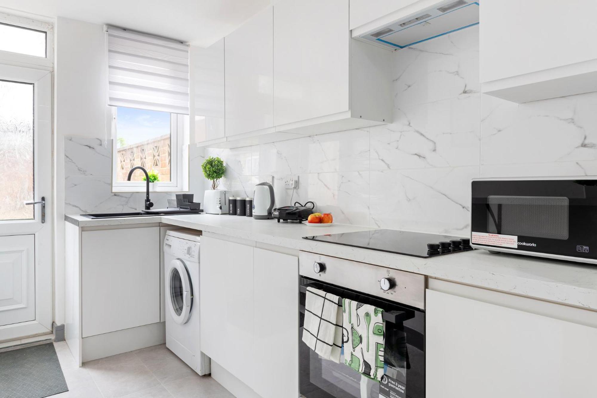 Stanion Luxurious 3 Bedroom Modern House Northamptonshire, Double, Twins, Single, Free Parking, Free Wi-Fi, Pets, Up To 8 Sleeps, 4 Smart Tvs Corby Exteriör bild