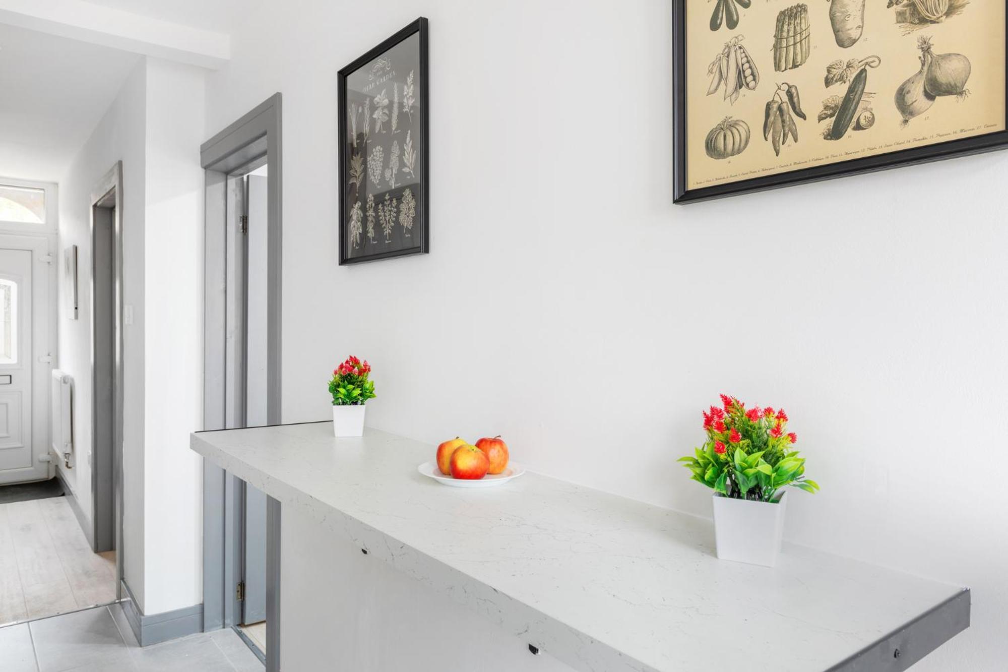 Stanion Luxurious 3 Bedroom Modern House Northamptonshire, Double, Twins, Single, Free Parking, Free Wi-Fi, Pets, Up To 8 Sleeps, 4 Smart Tvs Corby Exteriör bild