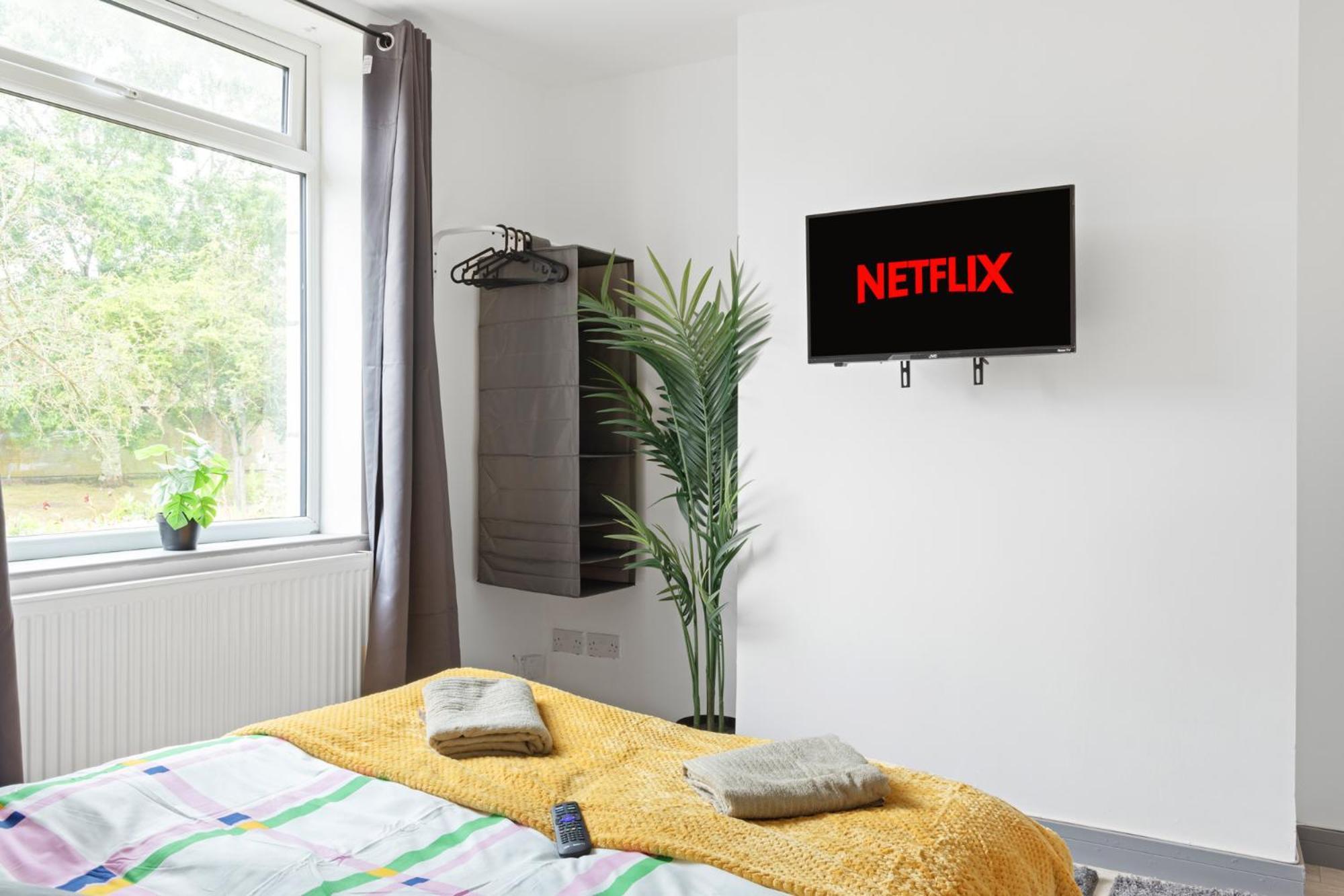Stanion Luxurious 3 Bedroom Modern House Northamptonshire, Double, Twins, Single, Free Parking, Free Wi-Fi, Pets, Up To 8 Sleeps, 4 Smart Tvs Corby Exteriör bild